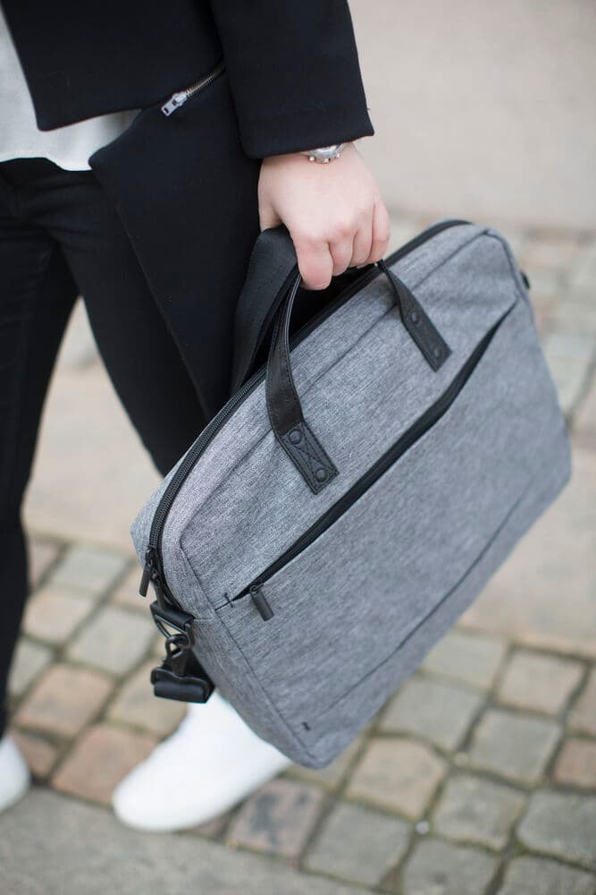 Urban Line Briefcase, På modell 4