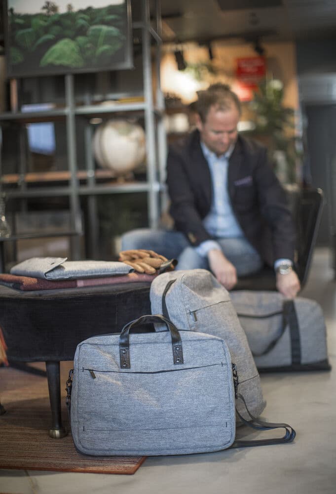 Urban Line Briefcase, På modell 5