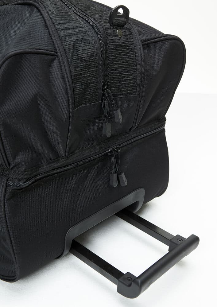 Black Line Travelbag Wheels, På modell 1