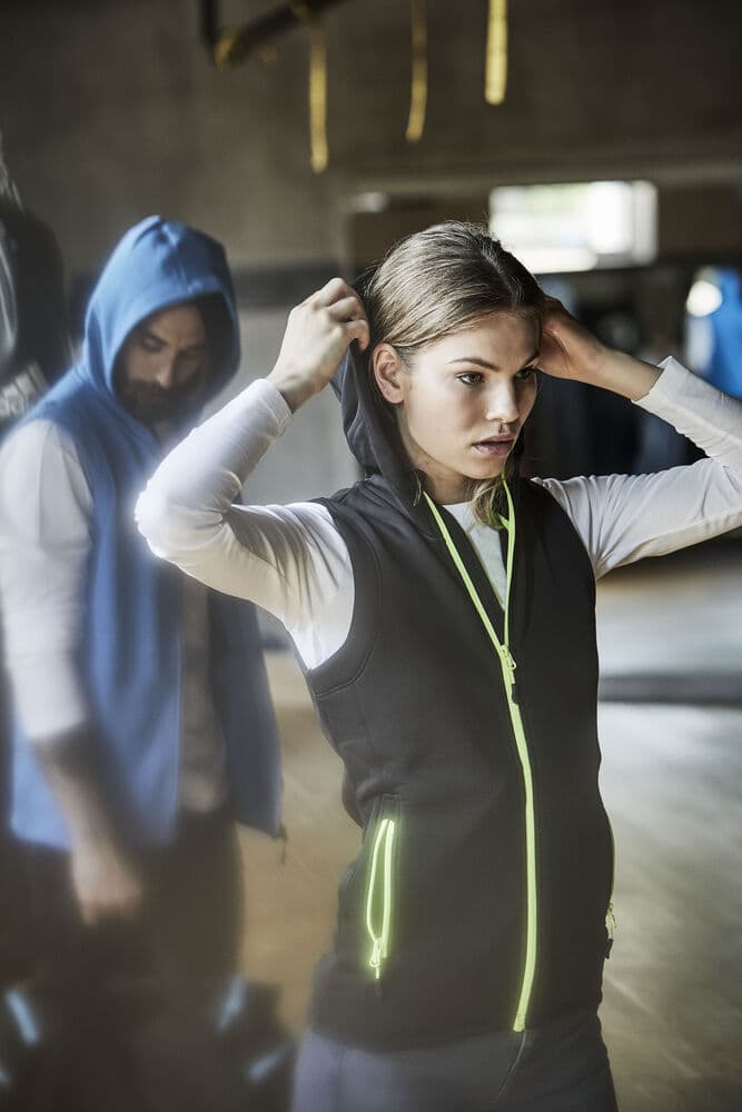 Zamora Hooded Vest Man, På modell 1