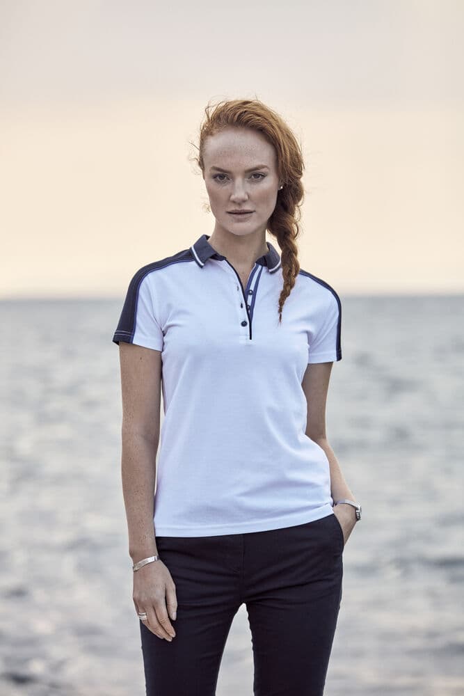Pittsford Women, På modell 1