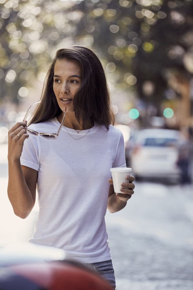 Neon-T Women, På modell 1
