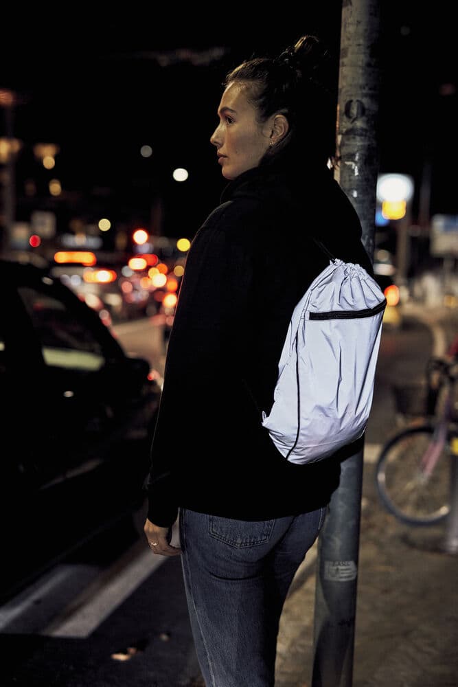 Smart Backpack Reflective, På modell 1
