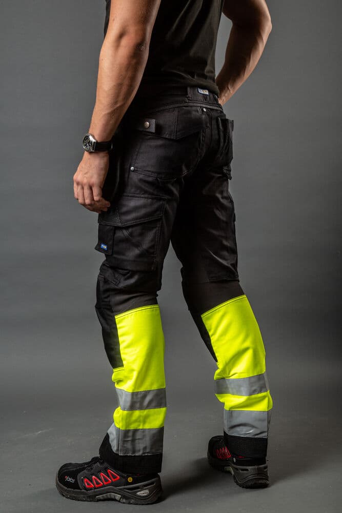 6524 Hånsverksbukse Extreme, På modell 1