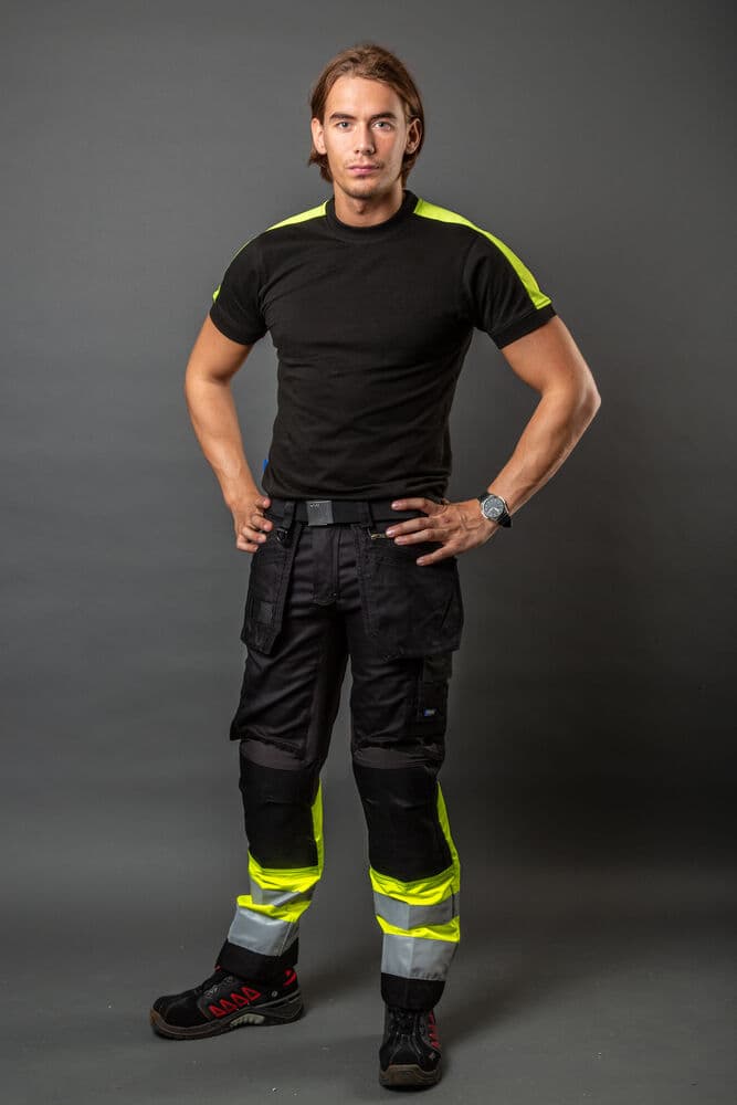 9001 Stretch Belte, På modell 1