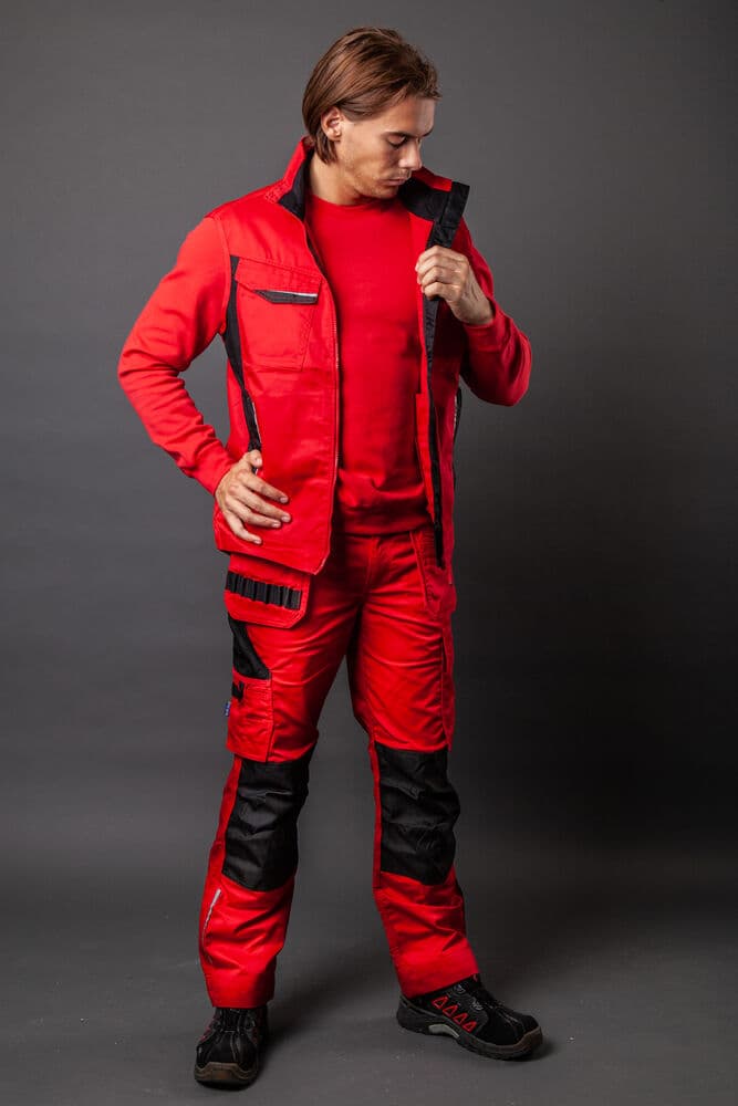 5706 VEST, På modell 2