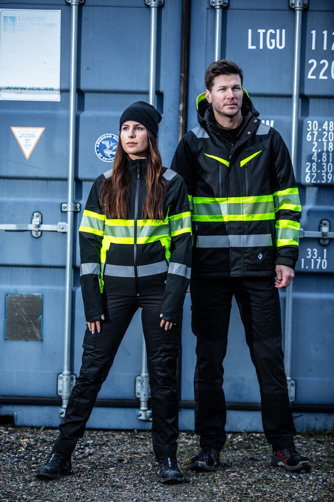 9037 Beanie, På modell 4