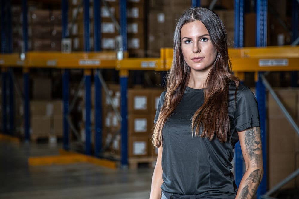 2031 FUNKSJONS T-SKJORTE DAME, På modell 1