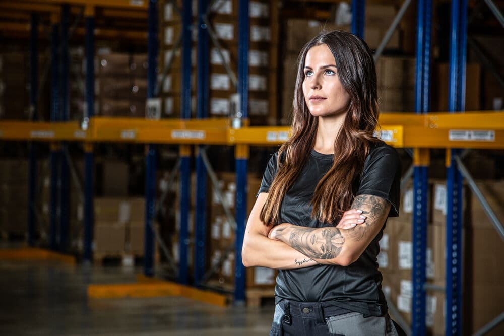 5522 ARBEIDSBUKSE DAME, På modell 1