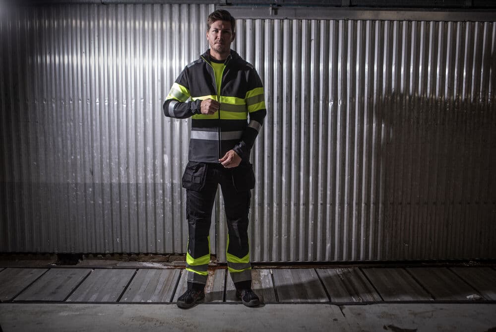 6122 Hettejakke EN ISO 20471 Kl 1, På modell 6