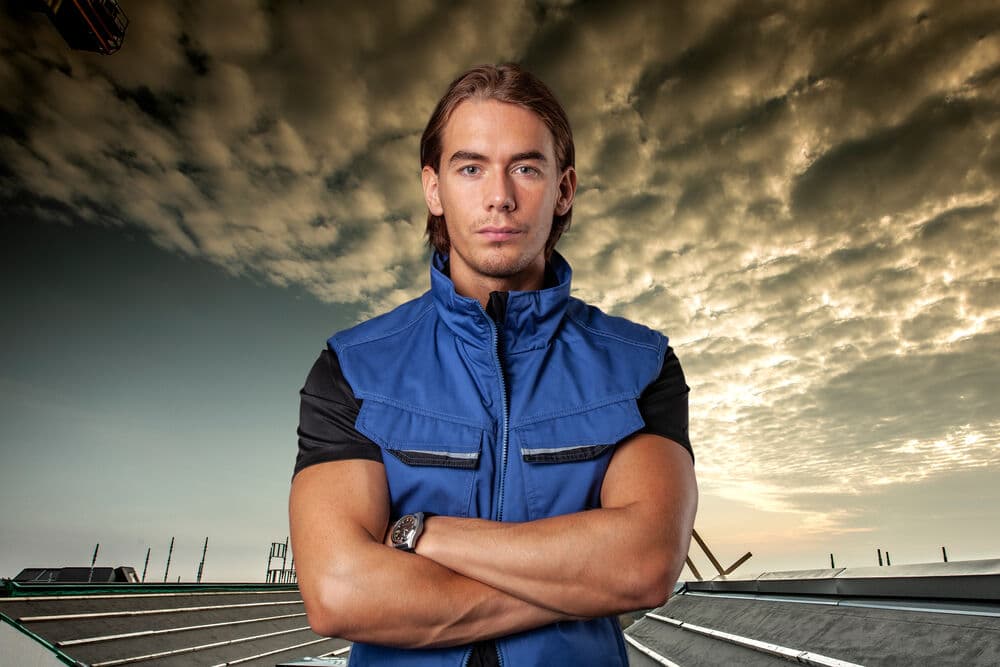5706 VEST, På modell 5