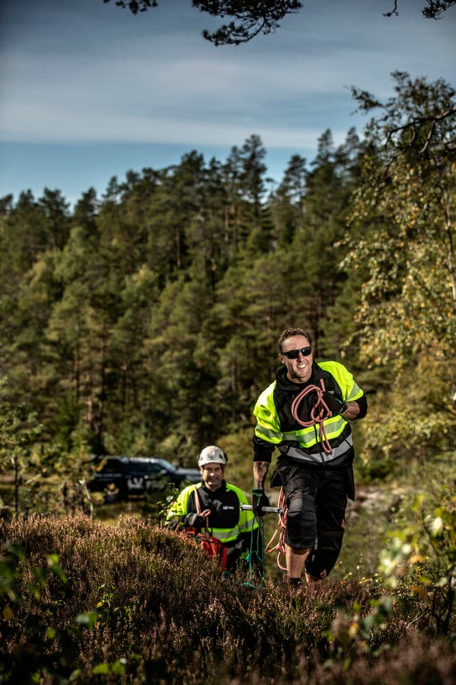 6120 Genser EN ISO 20471 Kl 1, På modell 3