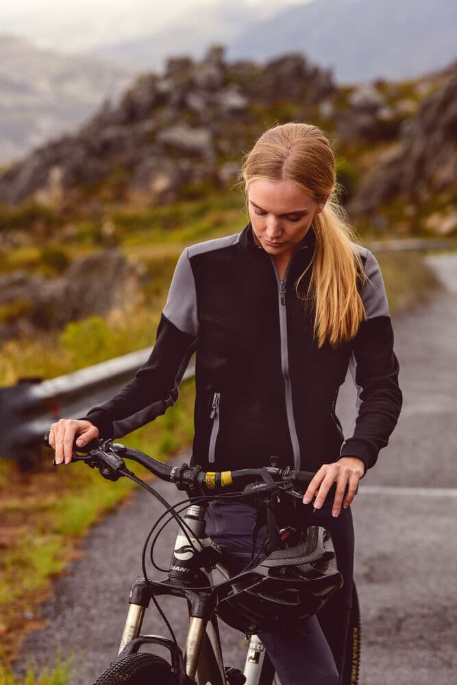 Prime Sweatshirt Jkt Lady, På modell 2