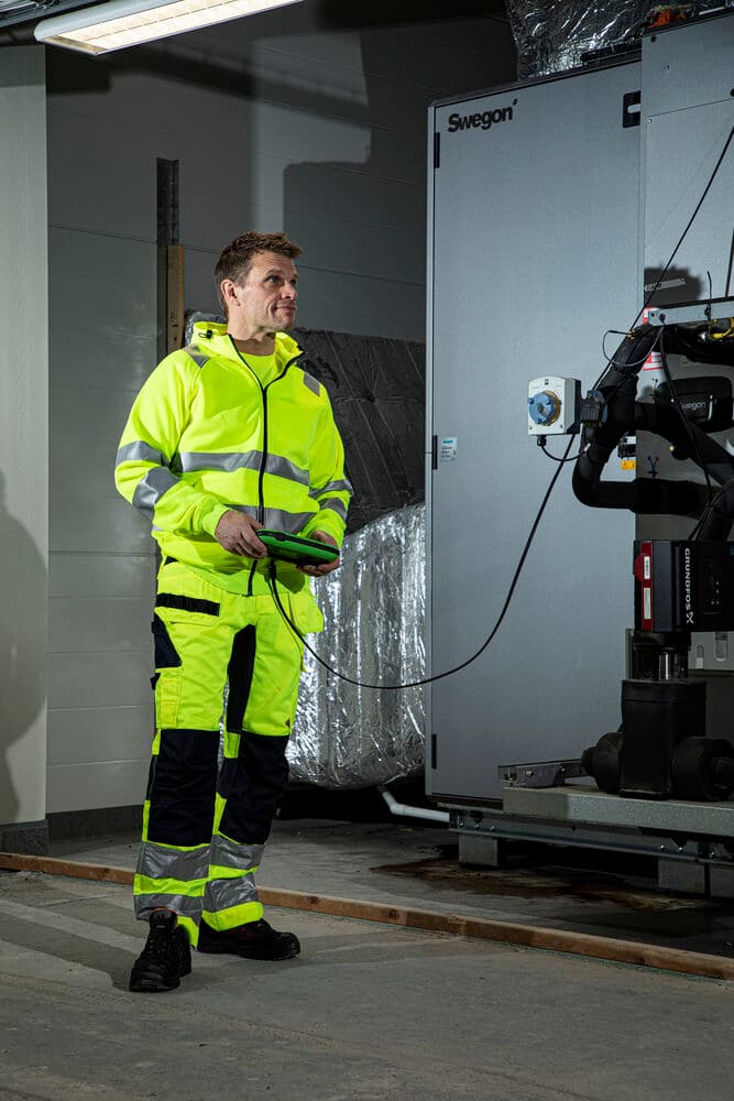 6132 Hettejakke EN ISO 20471 Kl 3/2, På modell 4