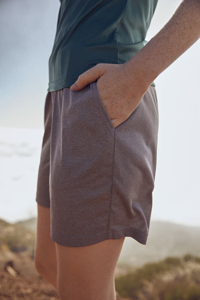 Basic Active Shorts, På modell 4
