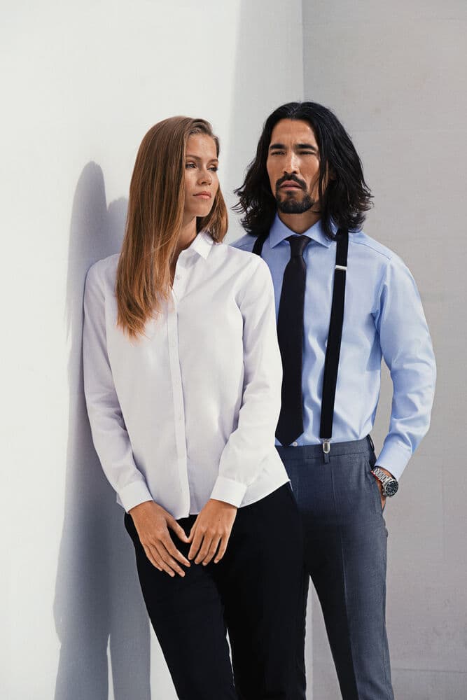 GB01 Twill Relaxed Woman, På modell 2