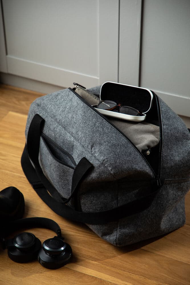 Duffelbag Filt, 30 liter, På modell 1