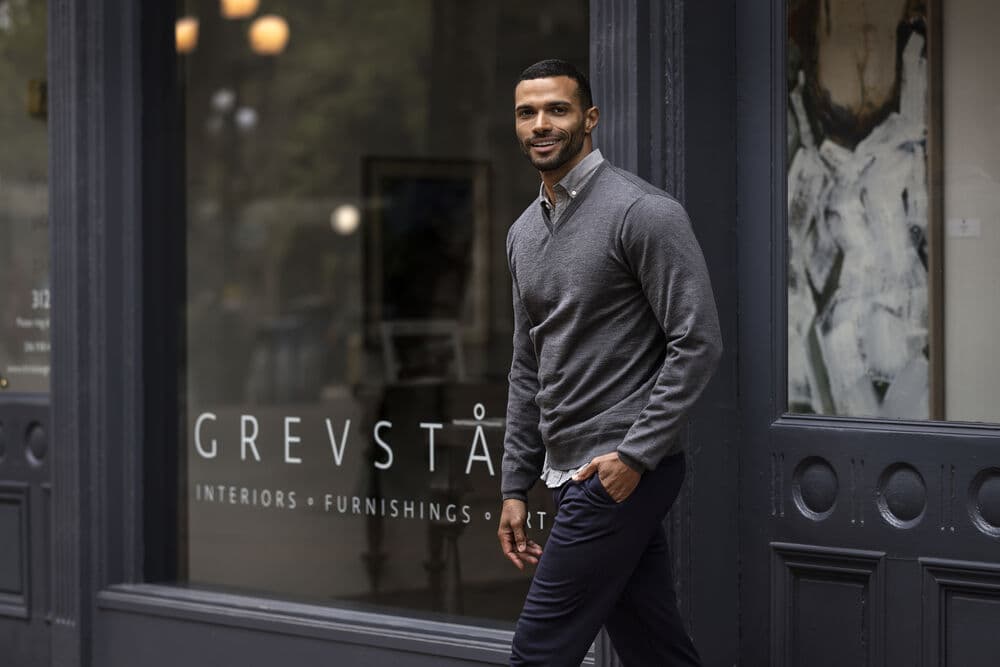 Everett V-Neck, På modell 1