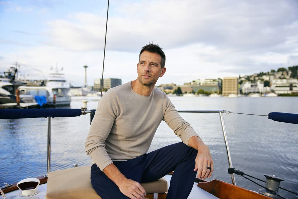 Carnation Sweater Men, På modell 3