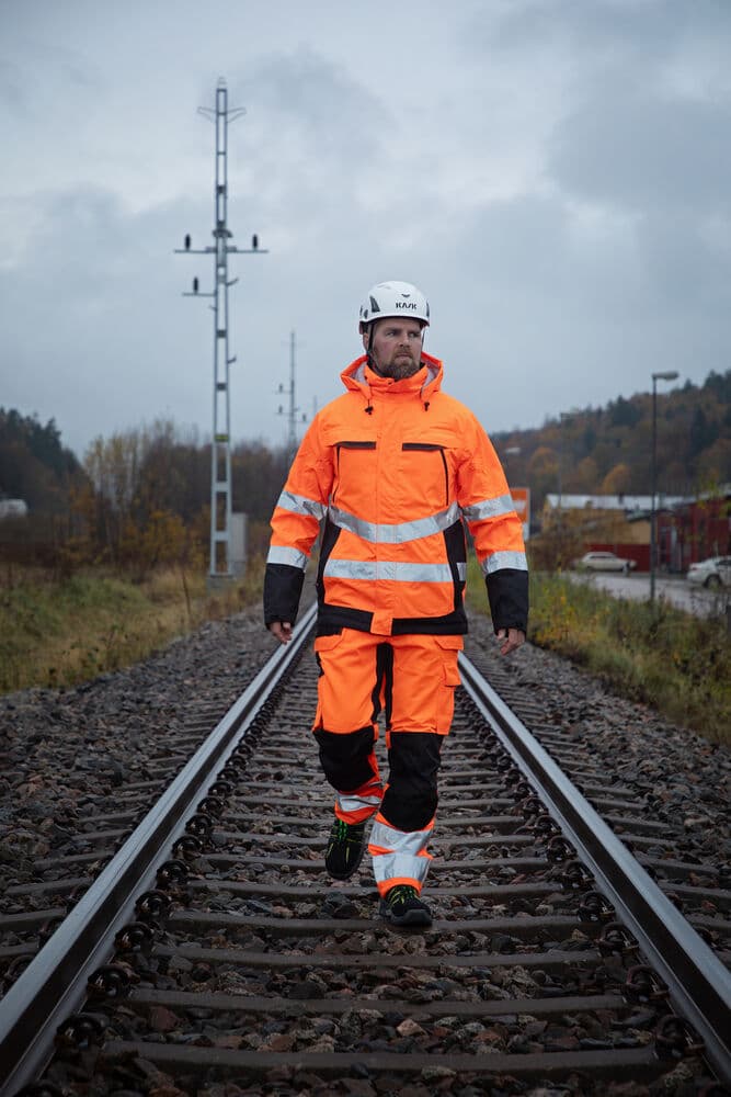 6440 Skalljakke EN ISO 20471 Kl 3, På modell 5