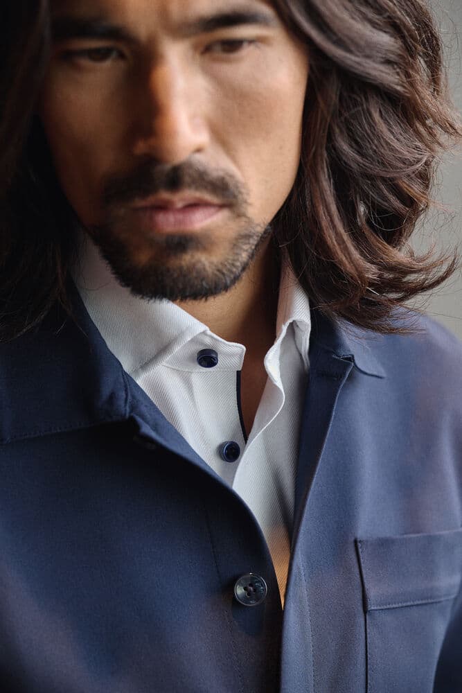 Patch Pocket Overshirt Unisex, På modell 2