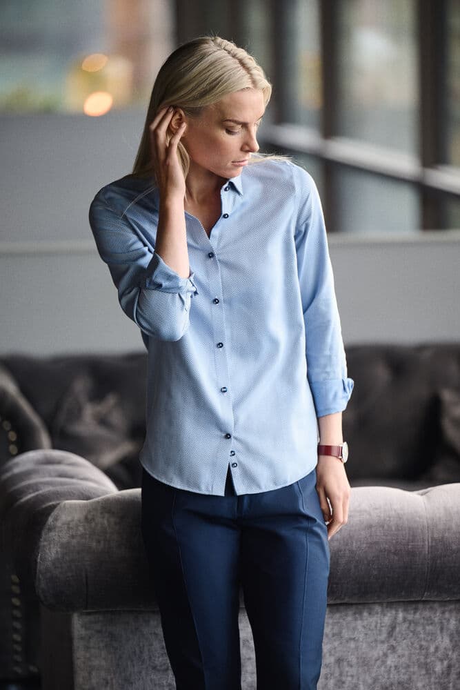 YB55 Jacquard Woman Contemporary, På modell 1