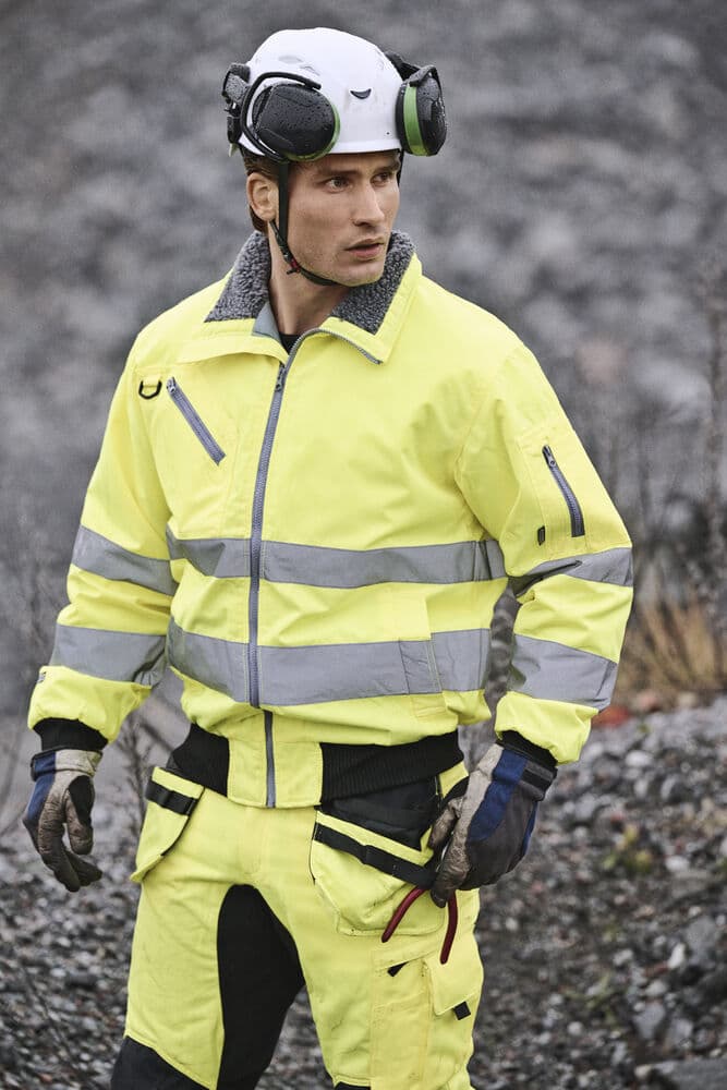 HV Pilotjakke kl3, På modell 3