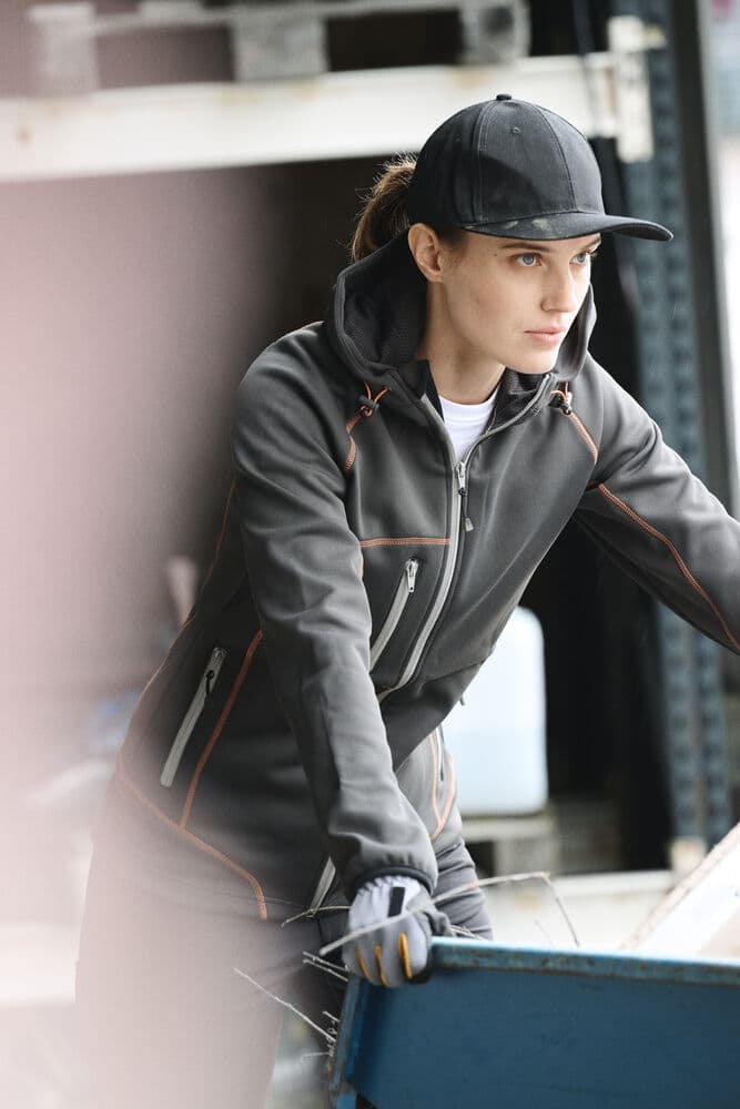 Ladies Hoodie, På modell 5