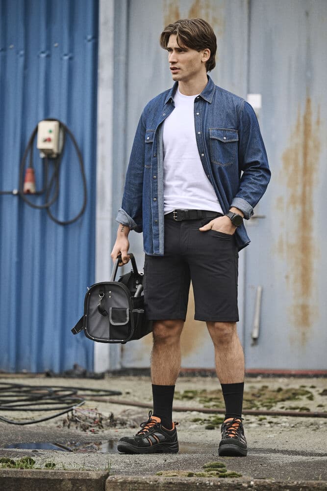 Service Shorts stretch, På modell 1