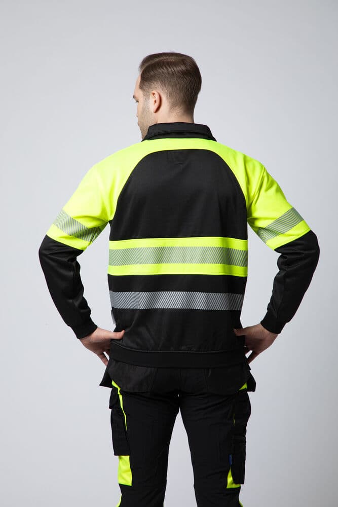 6120 Genser EN ISO 20471 Kl 1, På modell 1