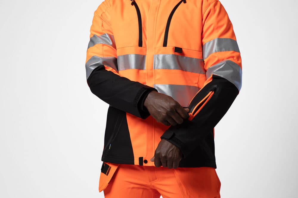 6420 Softshelljakke EN ISO 20471 Kl 3/2 fôret, På modell 5
