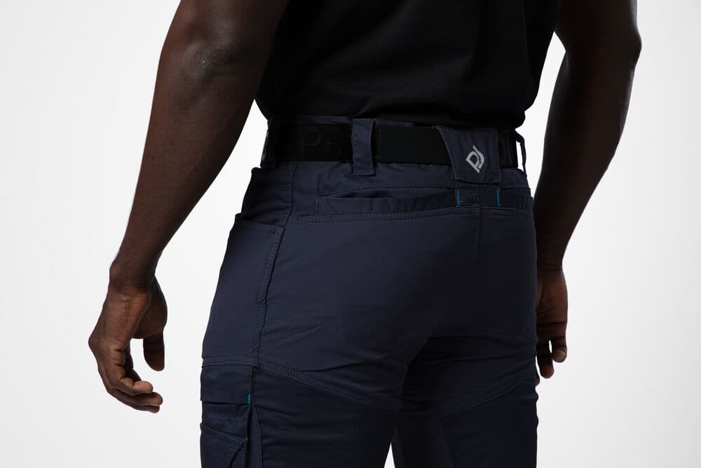 2552 Servicebukse Stretch, På modell 4