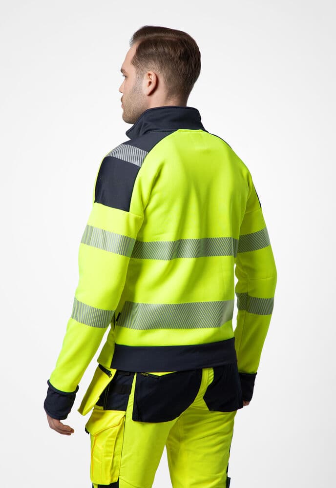 6109 Sweatshirt EN ISO 20471 Kl 3/2, På modell 2