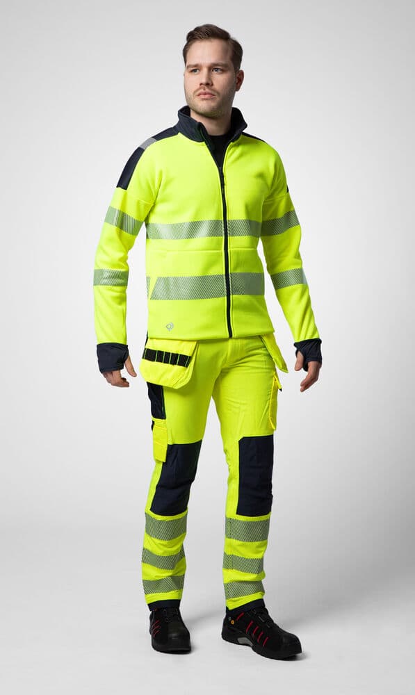 6109 Sweatshirt EN ISO 20471 Kl 3/2, På modell 4