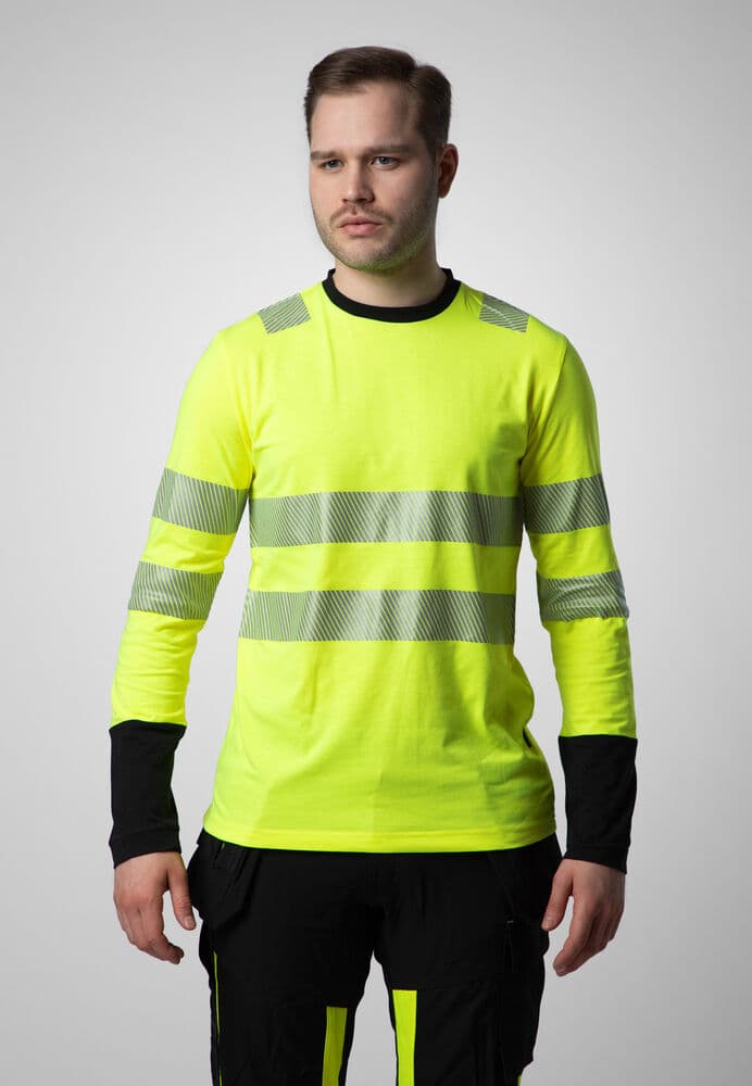 6014 T-shirt Langermet EN ISO 20471 Kl 3/2, På modell 1