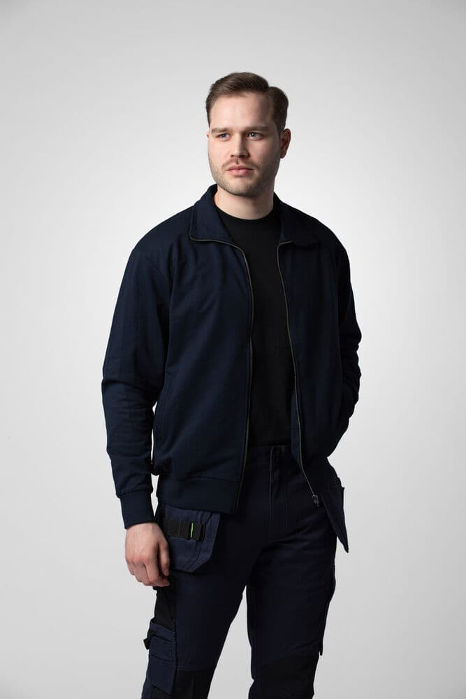 2134 Sweatshirt Zip, På modell 1
