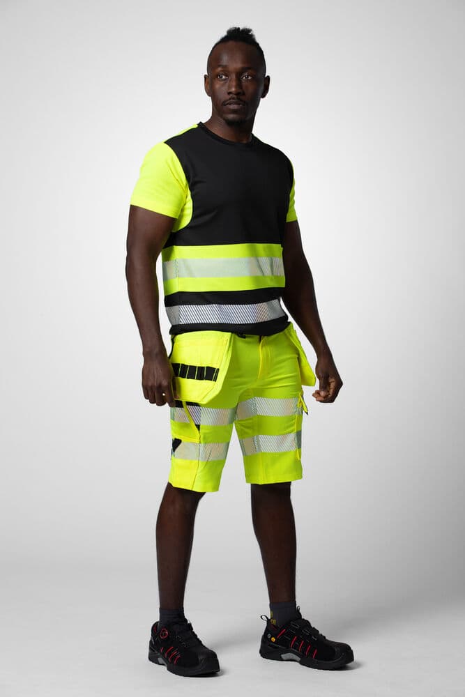 6575 Shorts Stretch EN ISO 20471 Kl 2/1, På modell 3
