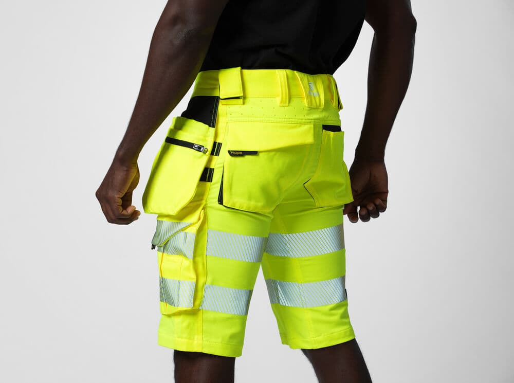 6575 Shorts Stretch EN ISO 20471 Kl 2/1, På modell 2