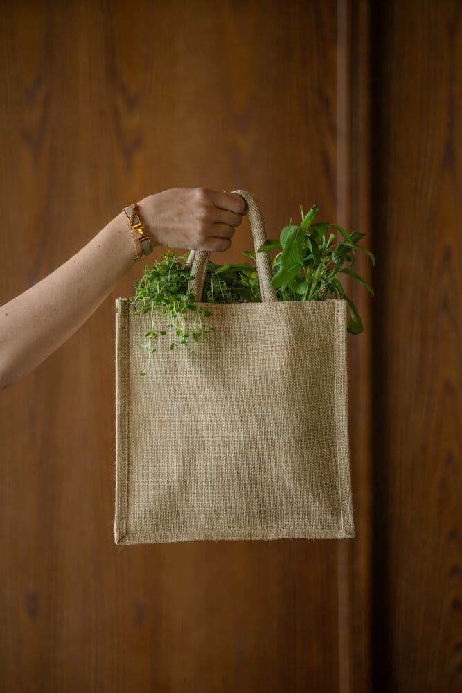 Lunsjbag Jute, På modell 2