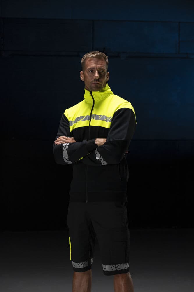 7103 Sweatshirt, På modell 1