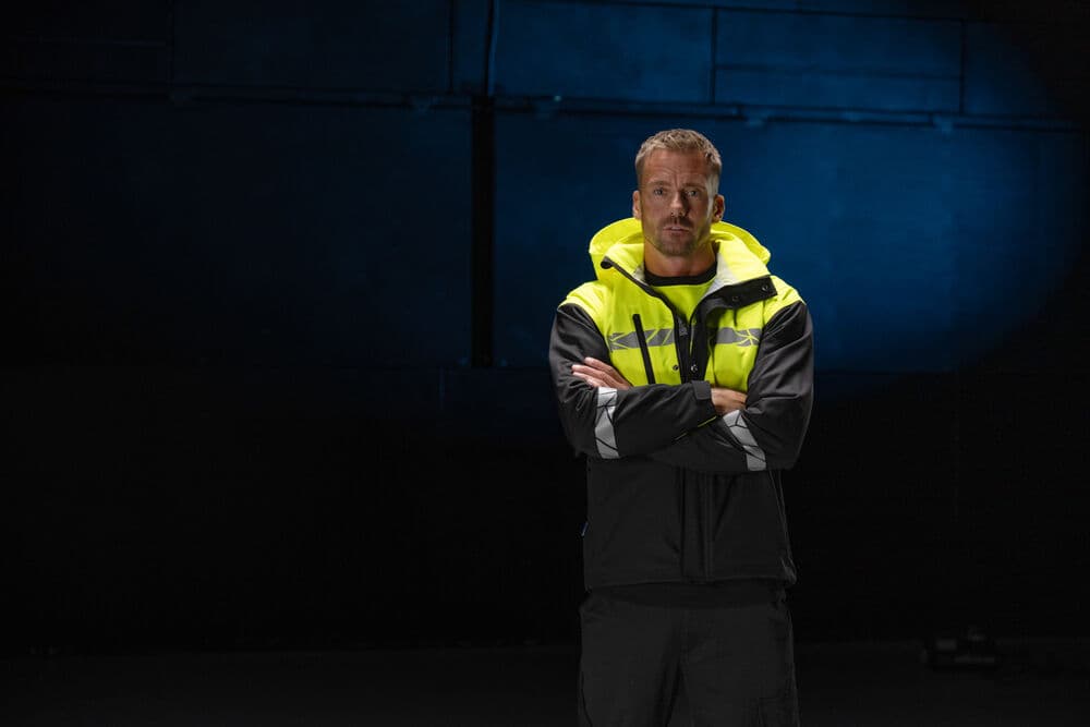 7414 Skalljakke, På modell 2