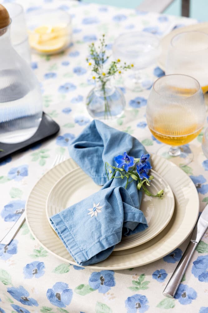 Eden denim serviett, 2-pack, På modell 1