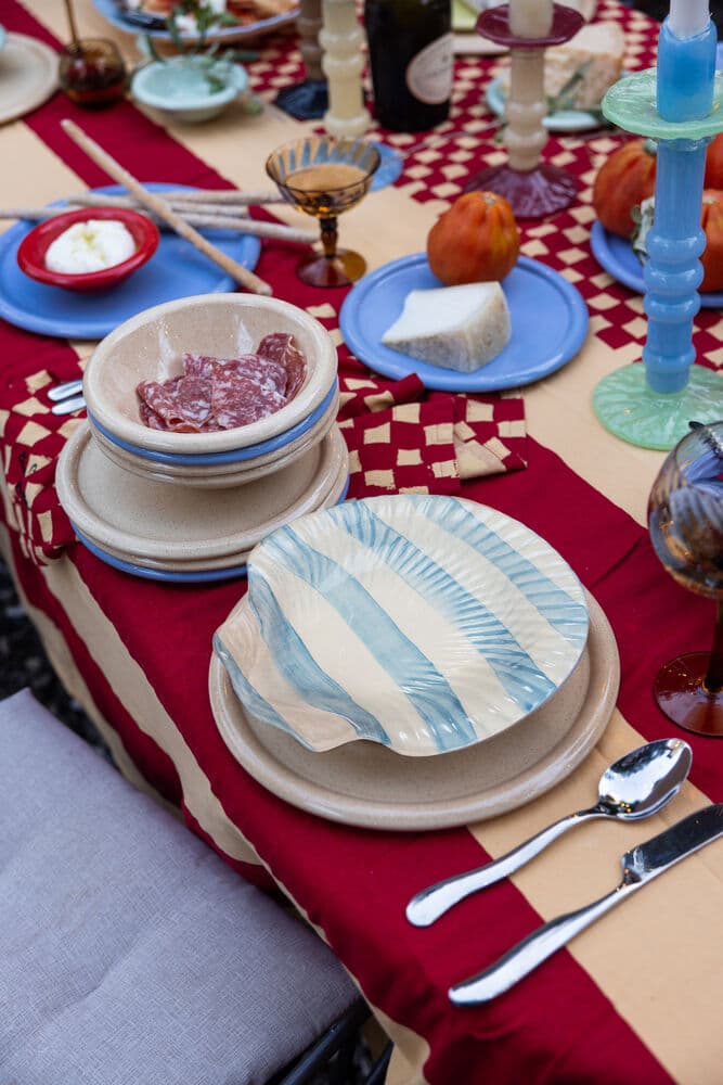 Tallerken Armona stripe, På modell 6