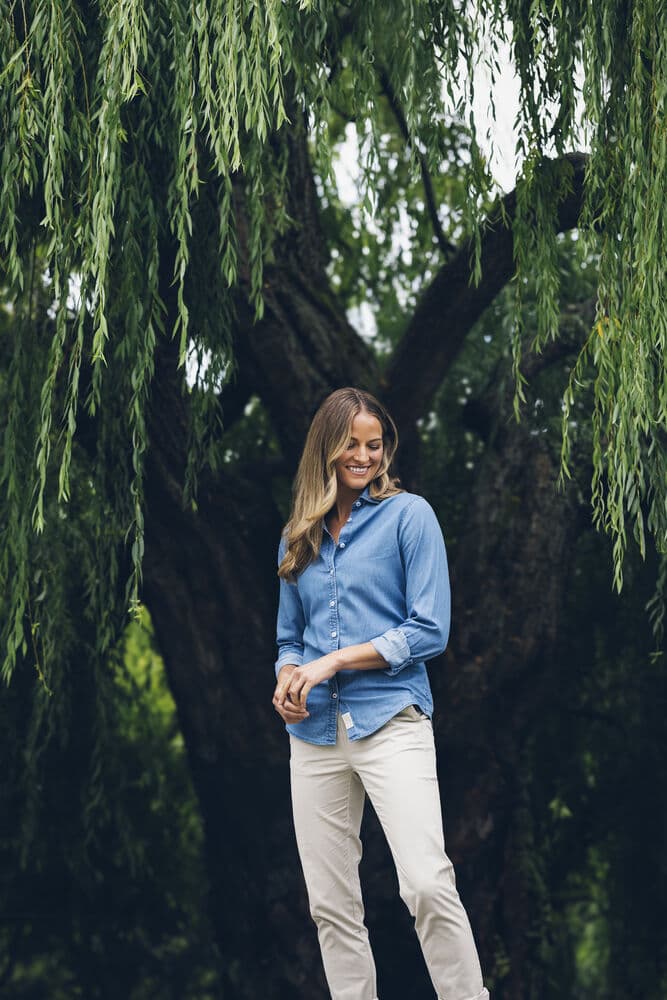 Ellensburg Denim Shirt Ladies, På modell 2