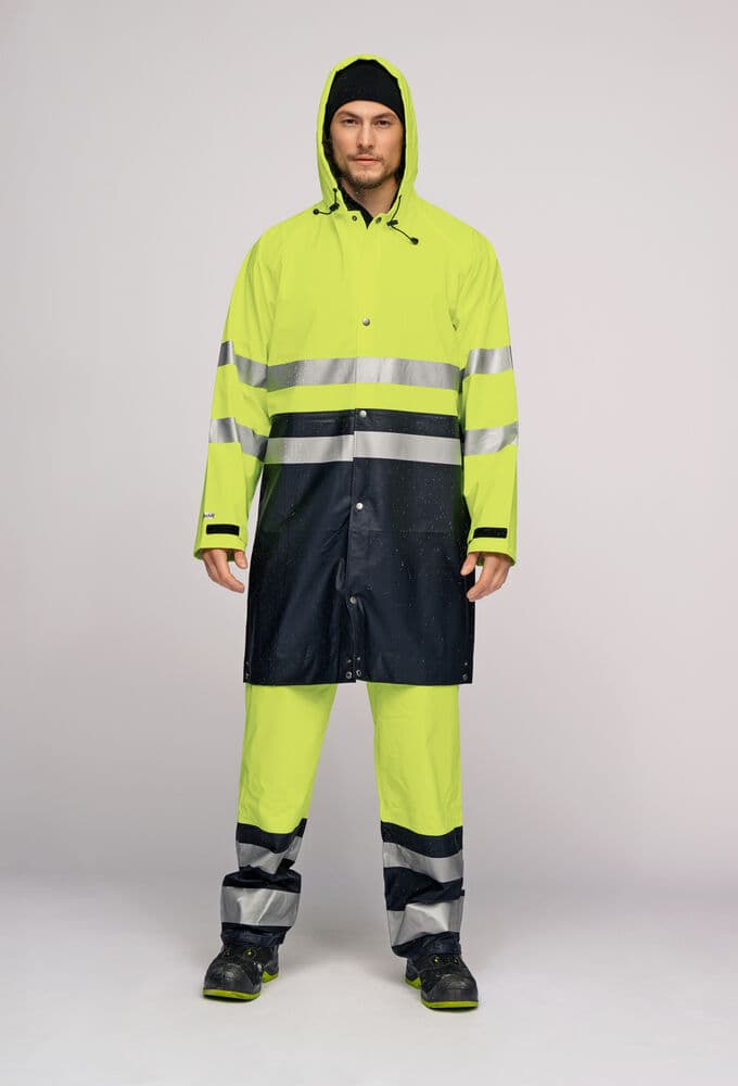 HV Regnjakke KL3, På modell 1