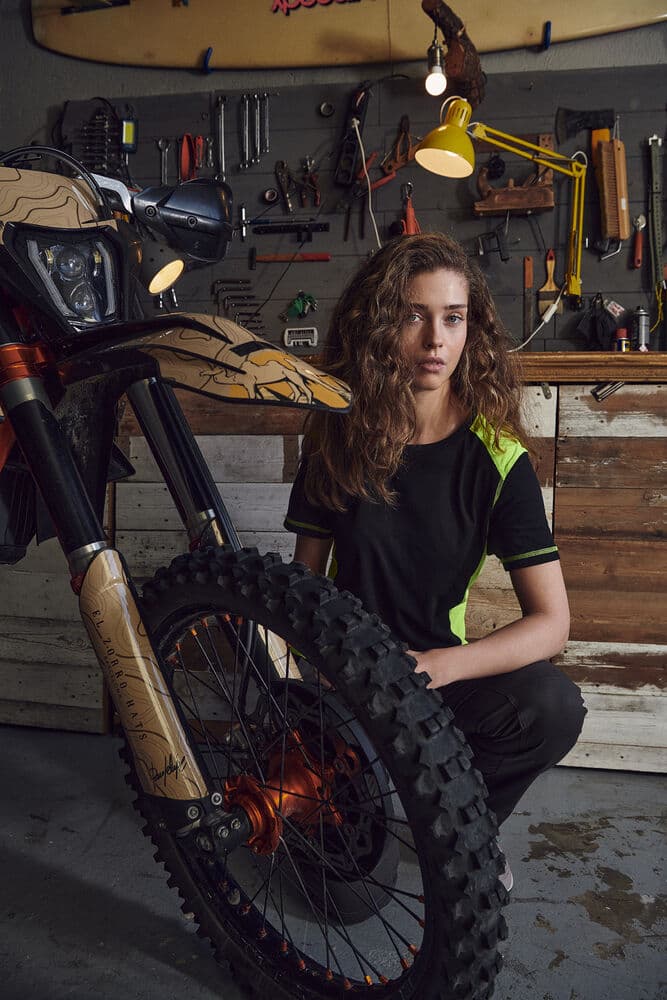 Ambition-T Women, På modell 1