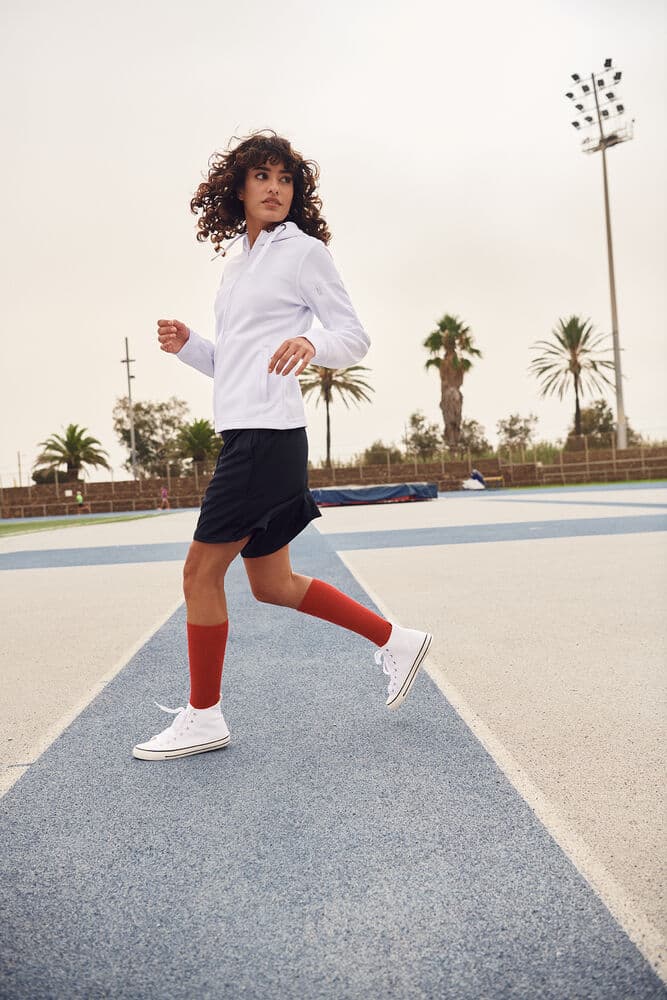 Basic Active Hoody Full Zip Women, På modell 3