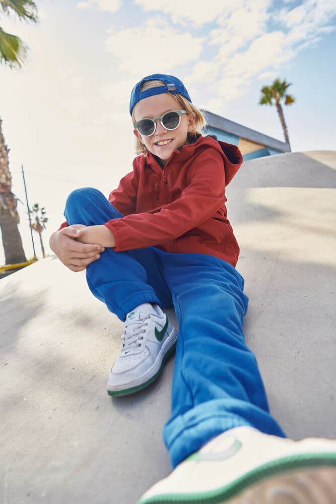 Classic Softshell Jacket Junior, På modell 1