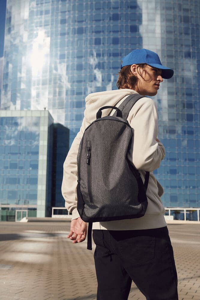 Street Backpack, På modell 1
