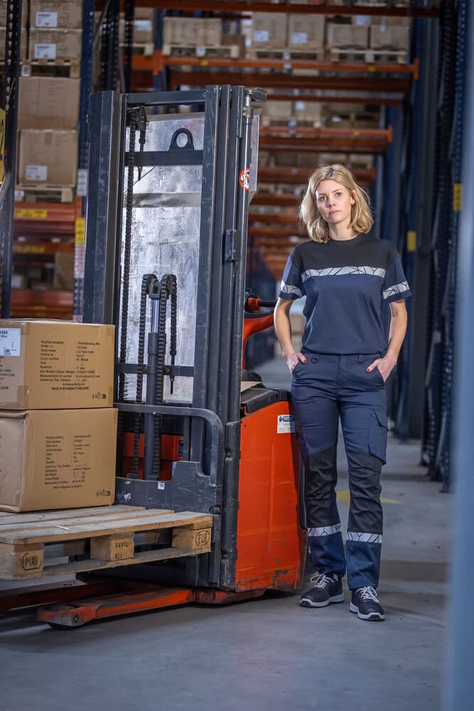 7511 Servicebukse Dame, På modell 4